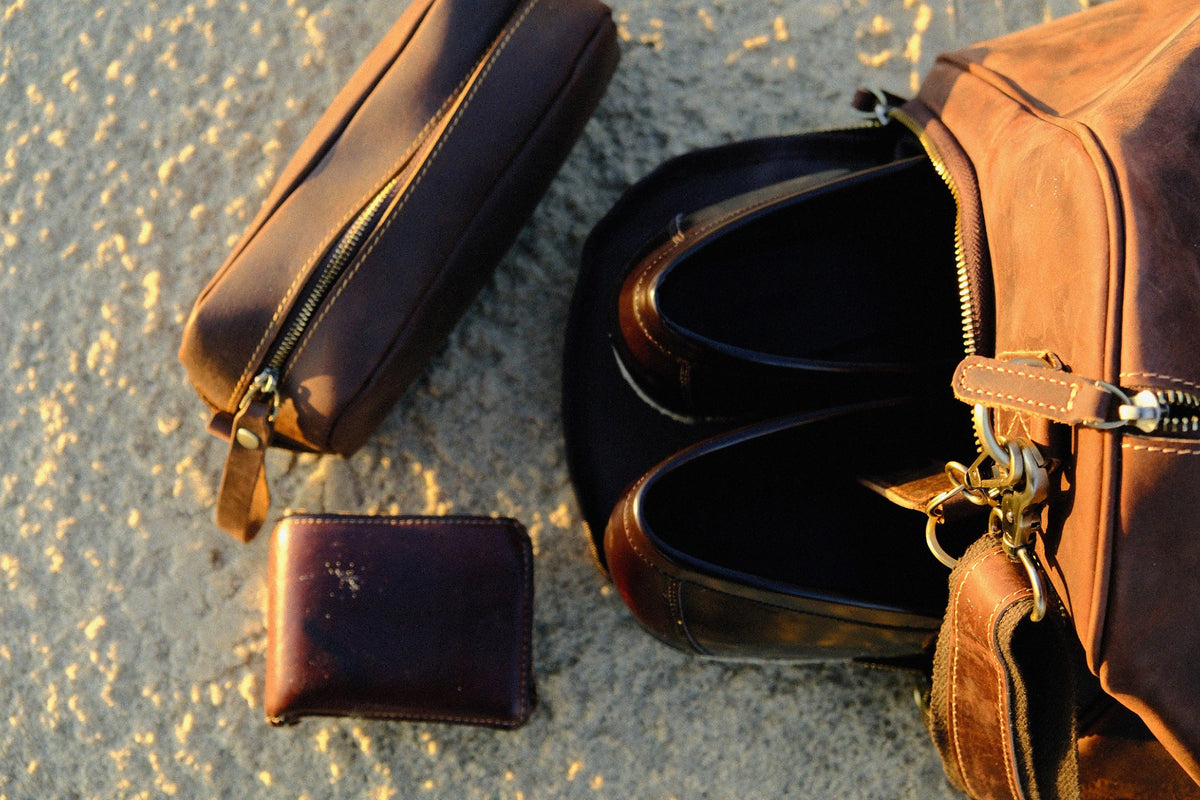 Dedicated shoe compartment in the COFFT leather duffle bag