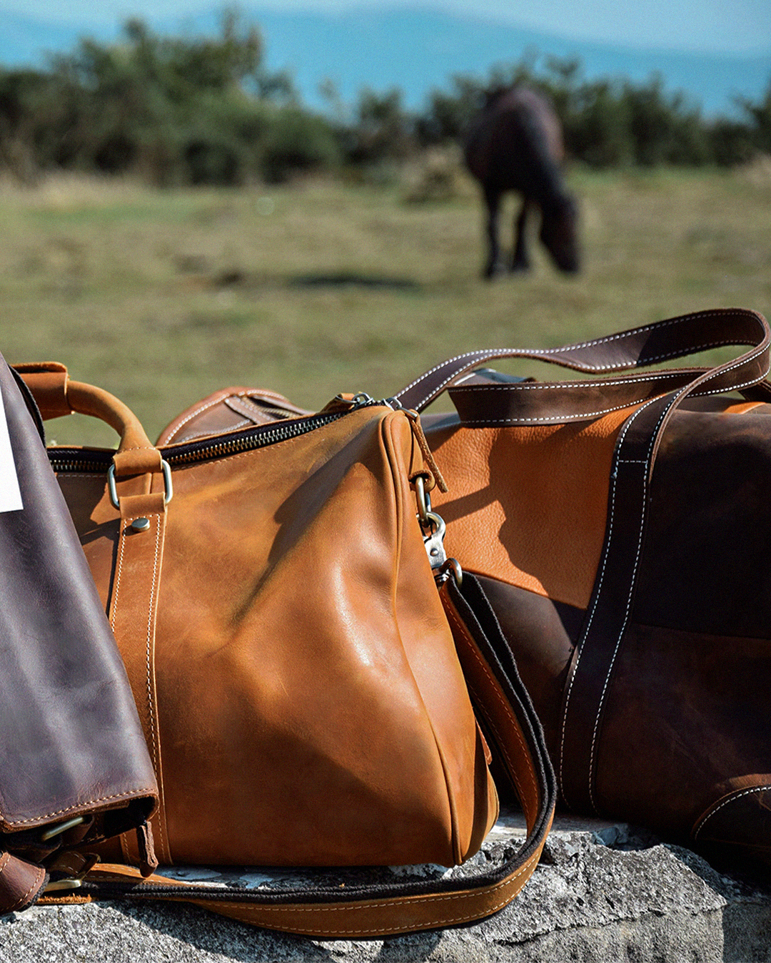 DUFFLE BAG IN LATTE